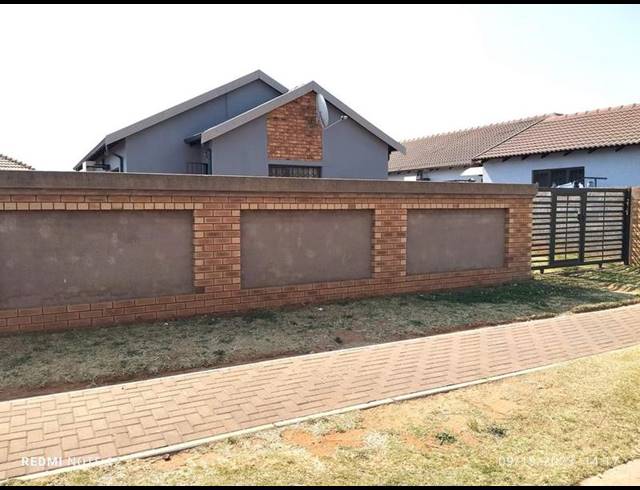 3 BEDROOM HOUSE FOR SALE IN CRYSTAL PARK
